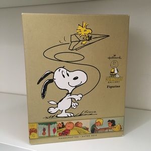 Peanuts Figurine of Snoopy and Woodstock